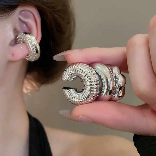 Ear cuffs σε ασημί απόχρωση κ μοναδικά σχέδια