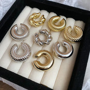 Ear cuffs σε ασημί απόχρωση κ μοναδικά σχέδια