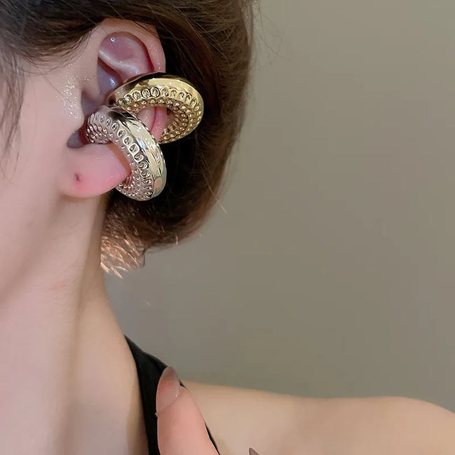Ear cuffs σε χρυσή απόχρωση  σε φανταστικά σχέδια