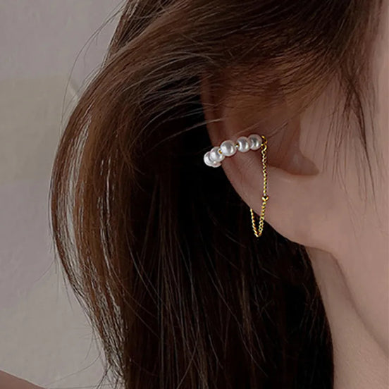 Ear Cuff με Μαργαριτάρια και Χρυσή Αλυσίδα