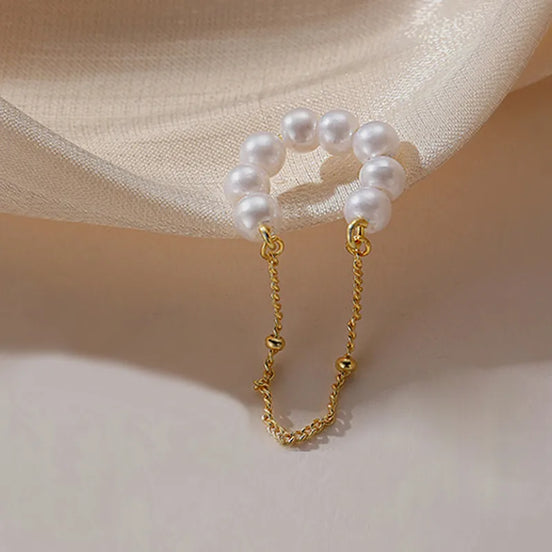 Ear Cuff με Μαργαριτάρια και Χρυσή Αλυσίδα