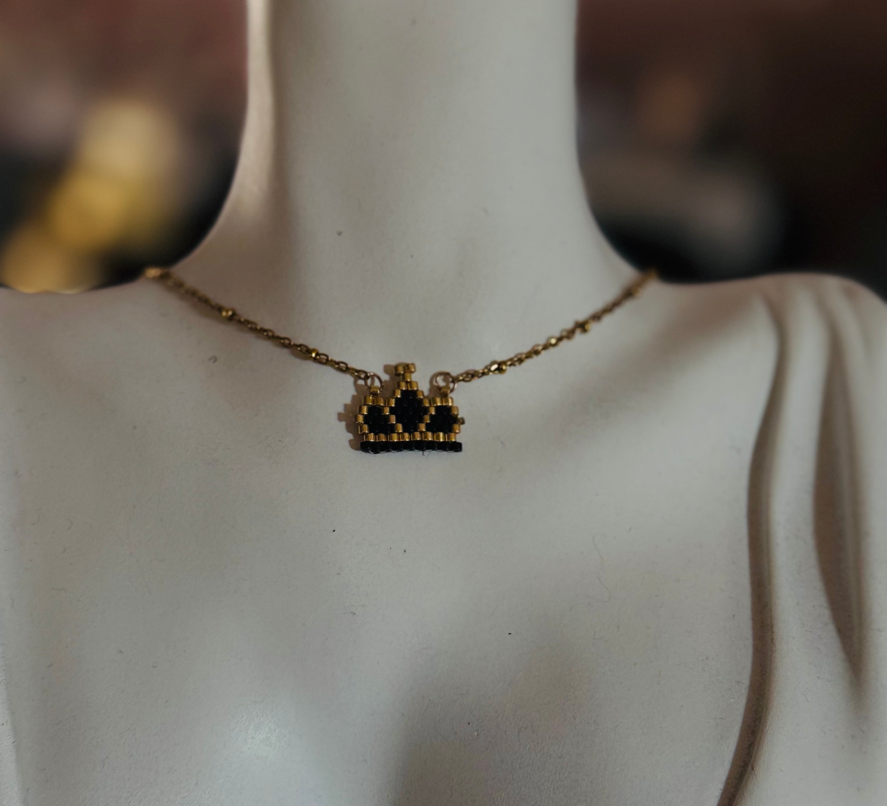 Crown Beaded Necklace – Gold & Black
