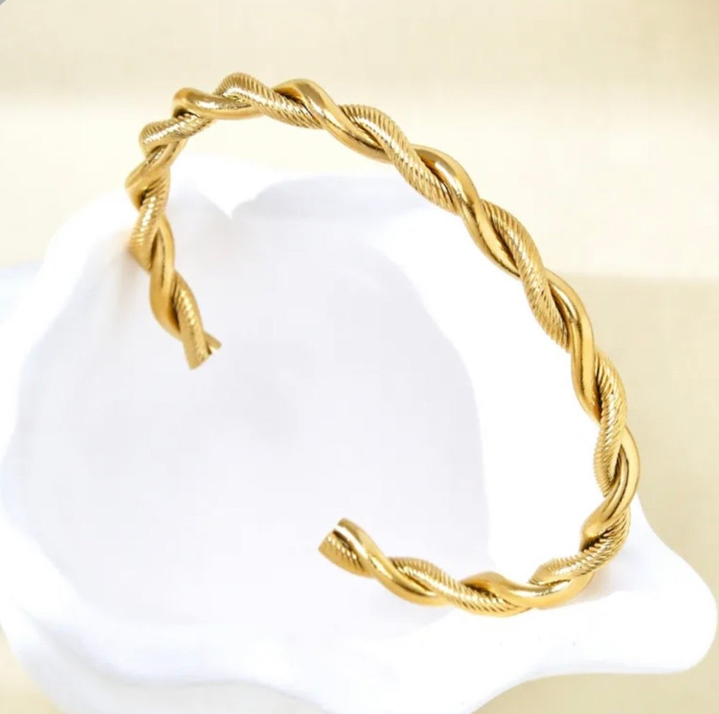 Χρυσό Βραχιόλι Bangle Twisted