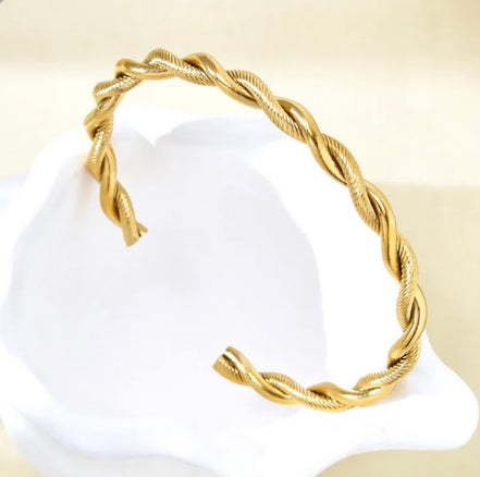Χρυσό Βραχιόλι Bangle Twisted