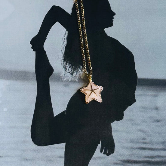 Star Pendant Necklace – Χρυσό Κολιέ Αστέρι ροζ