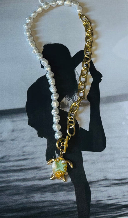 Turtle Pearl Chain Necklace – Κολιέ Χελώνα & Μαργαριτάρια
